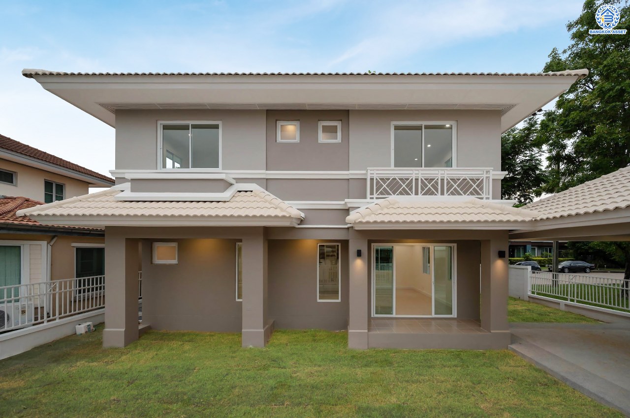 บ้านมือสองตกแต่งใหม่ โครงการ ชัยพฤกษ์ บางบัวทอง จากแบรนด์ LH หลังใหญ่กว่า 62.6 ตร.ว. ฟังก์ชัน 3 ห้องนอน 2 ห้องน้ำ จอดรถได้ 2 คัน พร้อม Facilities ครบครัน บนทำเลเดินทางสะดวก ติดถนนบางกรวย-ไทรน้อย ใกล้เซ็นทรัลเวสต์เกต และรถไฟฟ้าสายสีม่วง "สถานีบางพลู"...